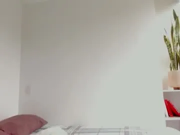 luckaisha – webcam model profile photo Image 12