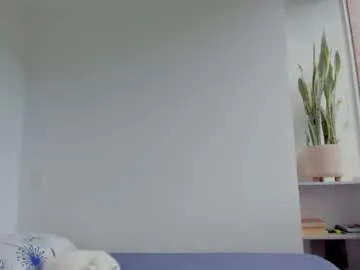 luckaisha – webcam model profile photo Image 16