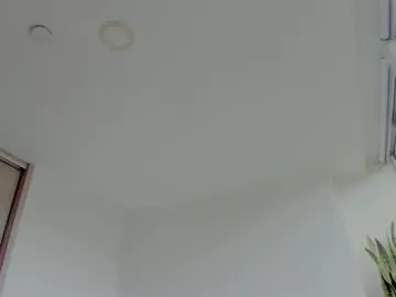 luckaisha – webcam model profile photo Image 5