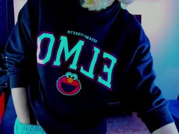 sakuraarih – webcam model profile photo Image 2