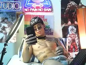 adelina_shine – webcam model profile photo Image 4