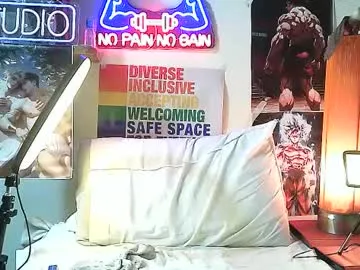 adelina_shine – webcam model profile photo Image 7