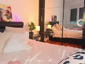 pinkadele – webcam model profile photo Image 16