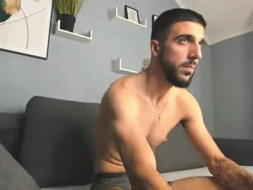 crimsonkitten – webcam model profile photo Image 8