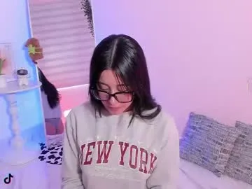 petites_perles – webcam model profile photo Image 7