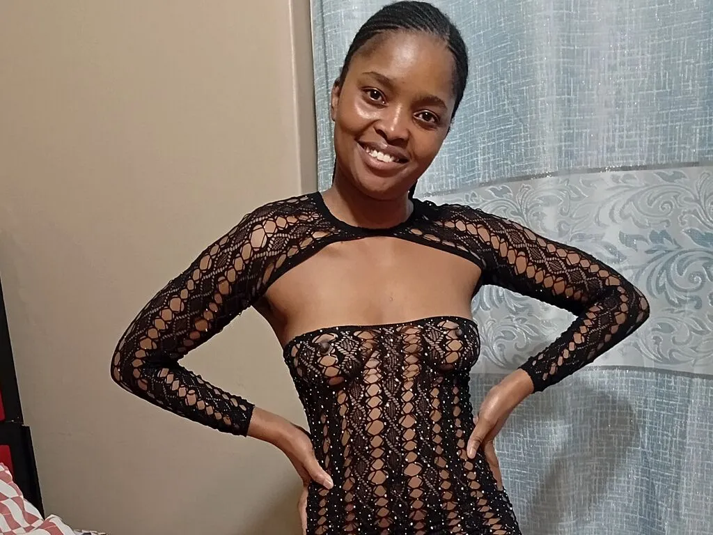 DaniellaHove – webcam model profile photo