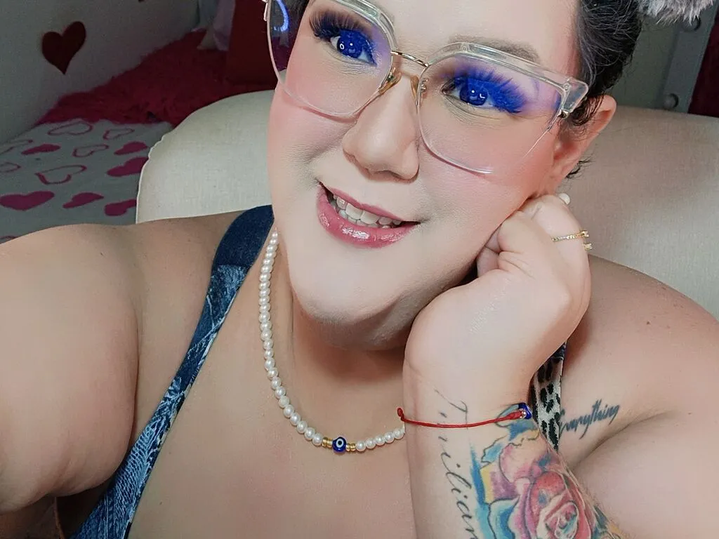 GiaMorryss – webcam model profile photo