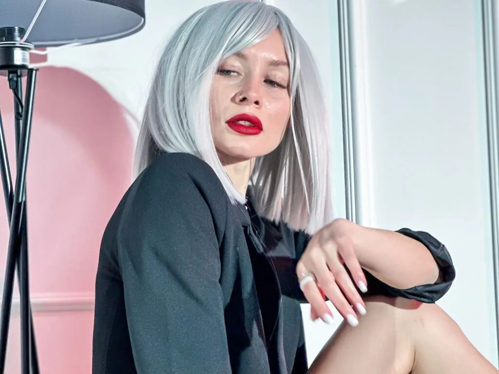 OliviaMoli – webcam model profile photo