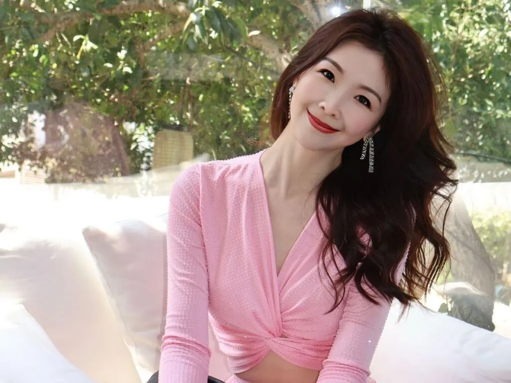 xiaoping – webcam model profile photo